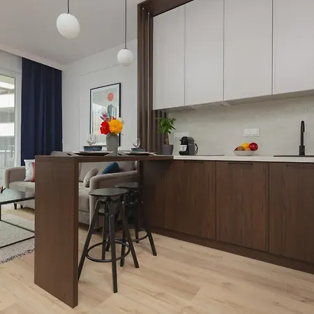 Ochota Lopuszanska By Arrenda Hotel *