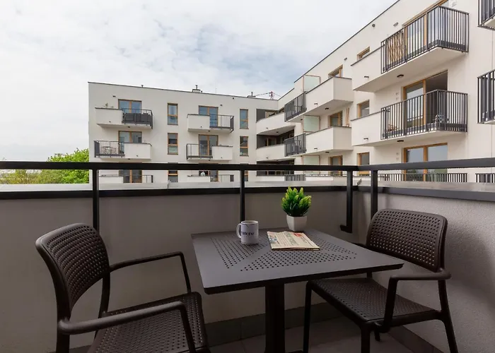 Ochota Lopuszanska By Arrenda Szálloda Varsó